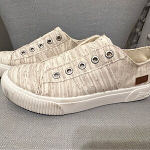 BlowfishTextured Sneakers 9